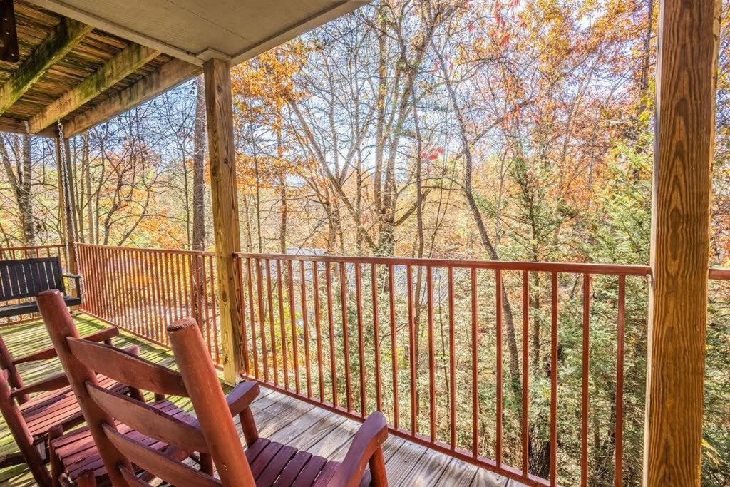 Sasquatch Lodge E Sleeps 13 Gatlinburg Bagian luar foto