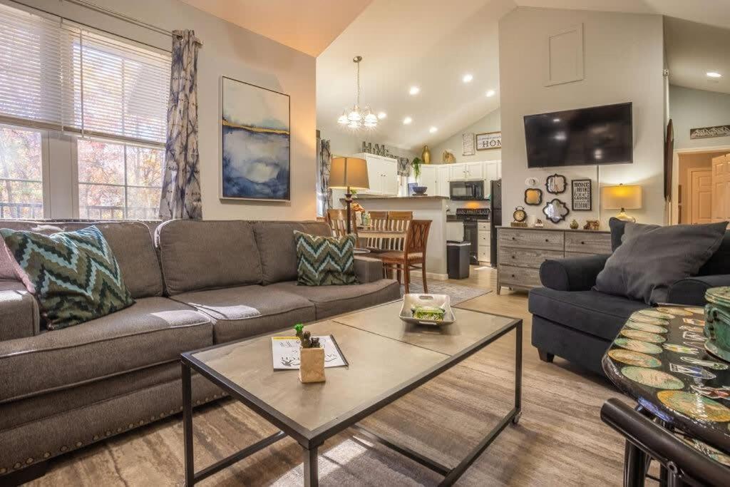 Sasquatch Lodge E Sleeps 13 Gatlinburg Bagian luar foto