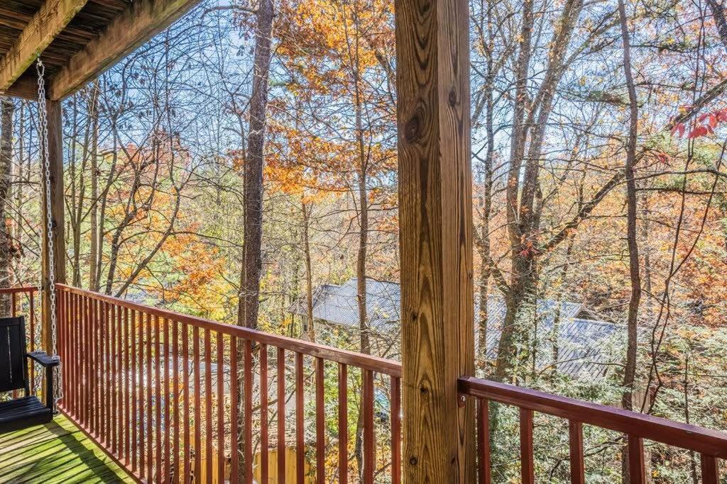 Sasquatch Lodge E Sleeps 13 Gatlinburg Bagian luar foto