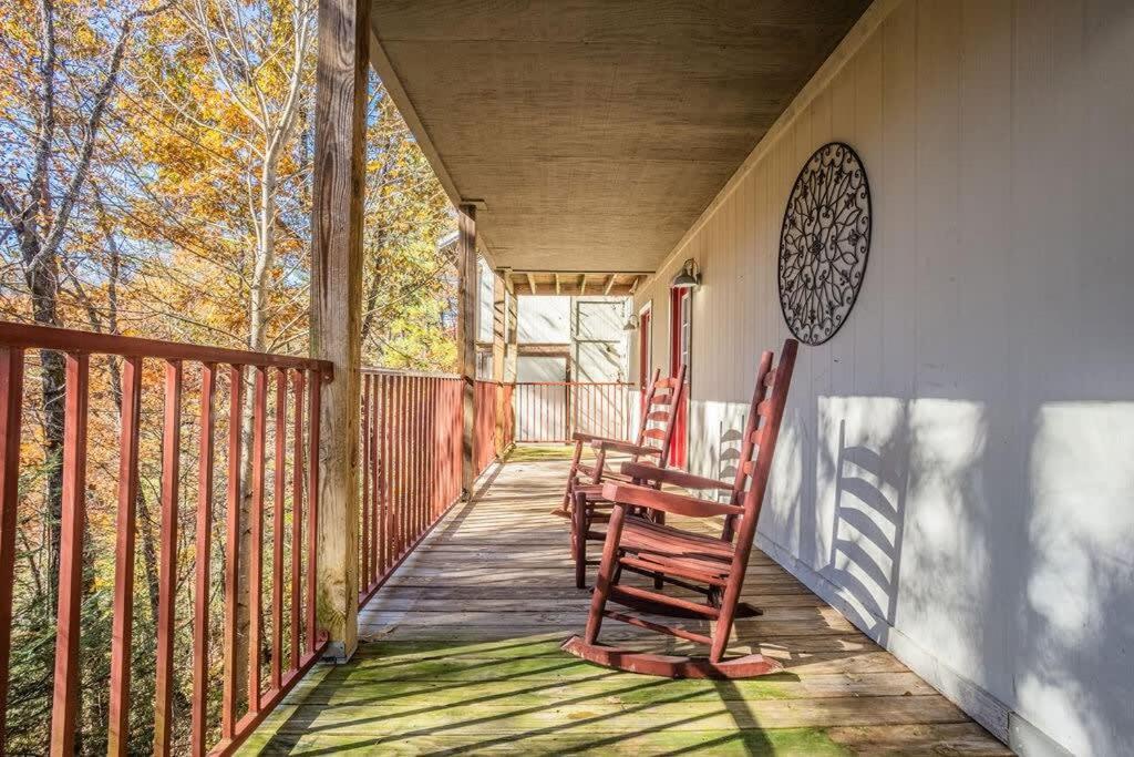 Sasquatch Lodge E Sleeps 13 Gatlinburg Bagian luar foto