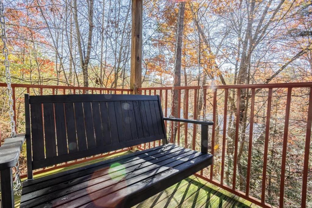 Sasquatch Lodge E Sleeps 13 Gatlinburg Bagian luar foto
